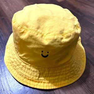 🔥Smiley Face 🔥Bucket Hat reversible Kids One Size Ages 5-10 black and yellow